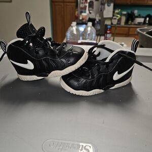 Nike Black and White Sneakers